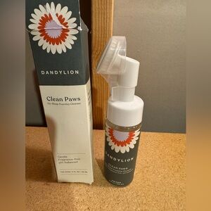 Clean Paws Paw Brush